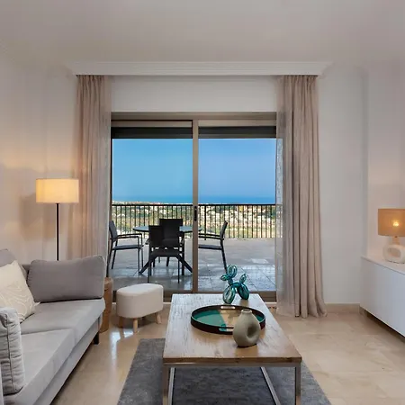 Apartamento 2br With Sea Views In Benahavis *