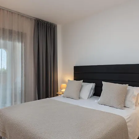2br With Sea Views In Benahavis Apartamento *