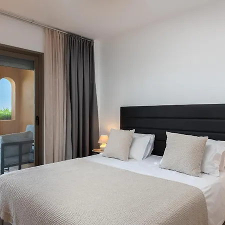 Apartamento 2br With Sea Views In Benahavis