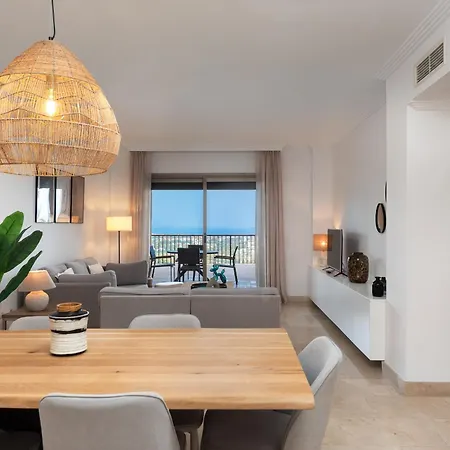 Apartamento 2br With Sea Views In Benahavis *
